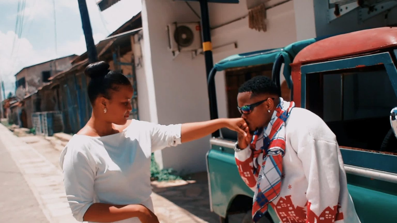 Music Video : Mavoice – You